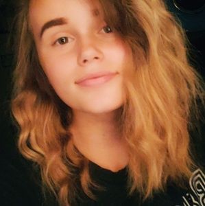 Meet your Posher, Kenzie